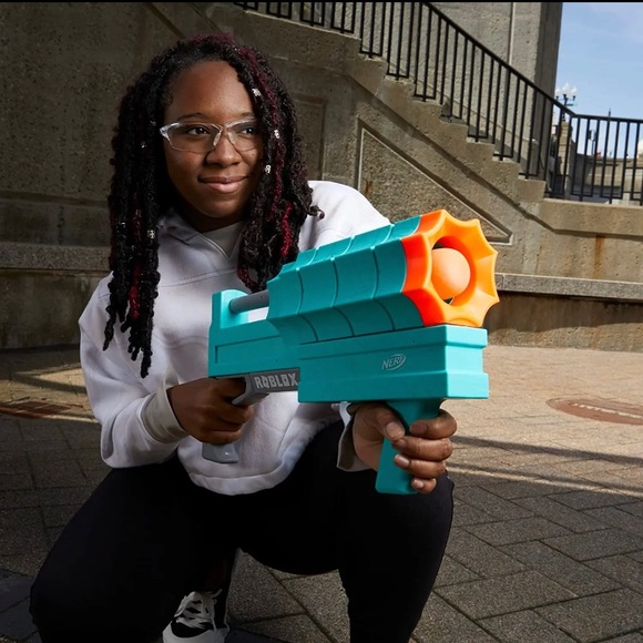 NERF Roblox Sharkbite: Web Launcher Rocker Blaster, 2 Rockets, Code to Redeem - Picture 6 of 8